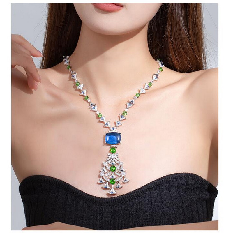 Designer Collection Clavicle Necklace Women Lady Inlay Full Diamond Synthetic Sapphire Tassels Pendant Plated Gold Color Green Blue Beads Dinner Party Chain