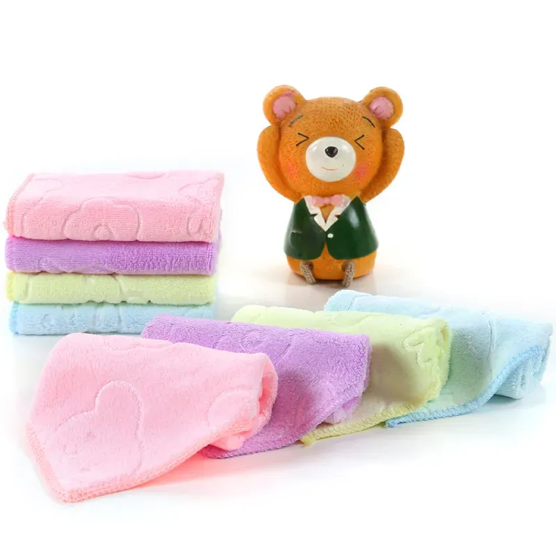 Asciugamano quadrato goffrato in microfibra 25 * 25 cm asciugamano bambini altamente assorbente asciugamano promozionale il lavaggio delle mani
