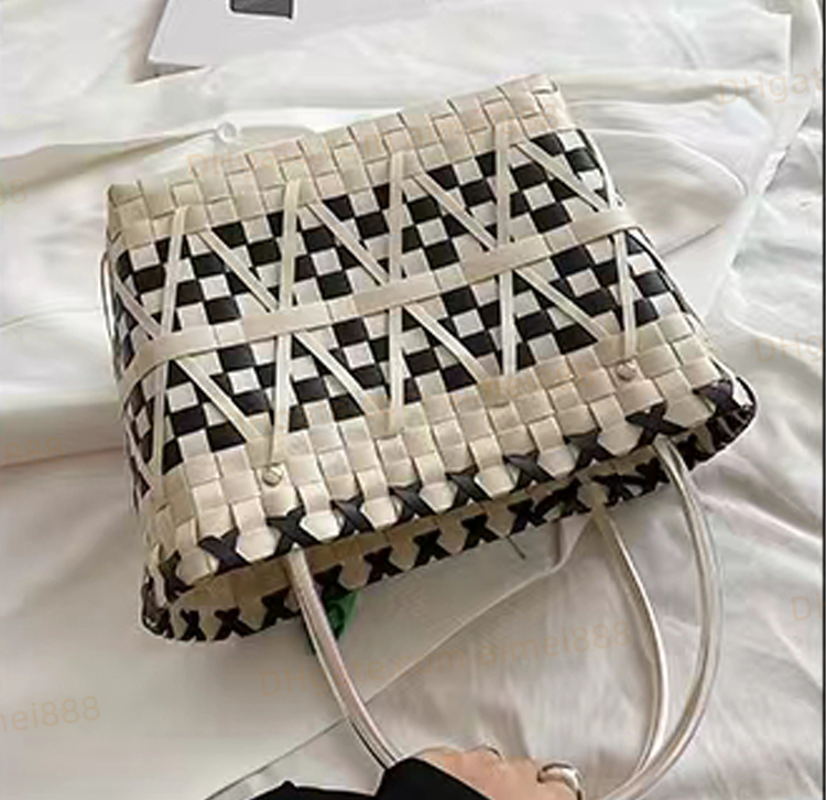 Designer handväskor för kvinnor Beach Vacation Tote shoppingväska handväska Cross Body mode Stora strandväskor lyxresor Axelväskor Plånbok Plånböcker cultch-väskor