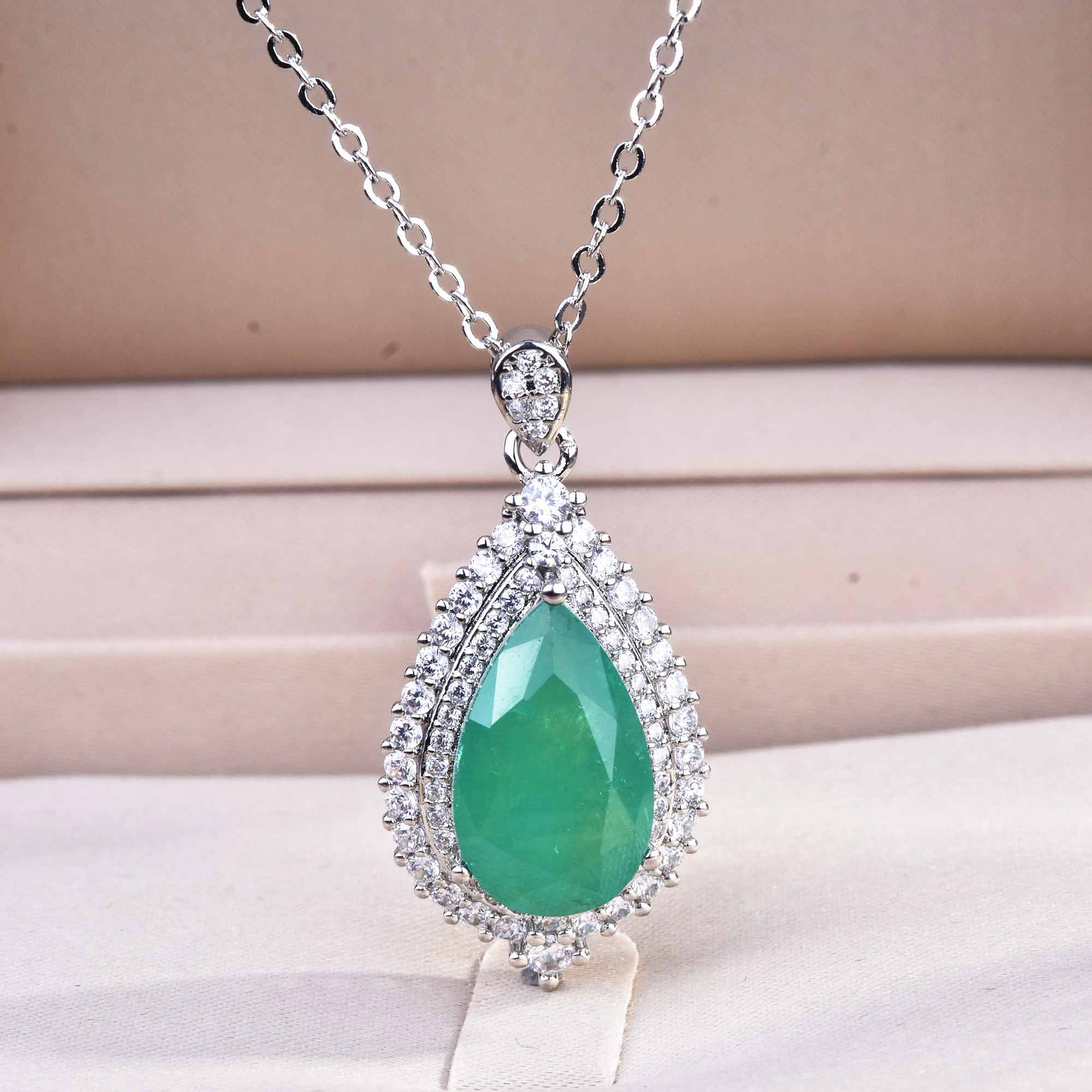 Luxury Water Drop Lab Emerald Jewelry Set 925 Sterling Silver Party Wedding Earrings Necklace For Women Bridal Vintage Jewelry