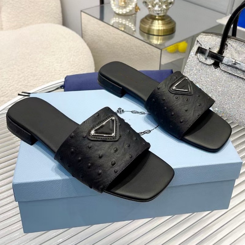 Top luxe volwassen lederen slippers in de lente en zomer gemontingen met platte bodemontwerp Square Head Exotic Style Exotic Style Outdoor High-Haked Damesschoenen met doos plus maat