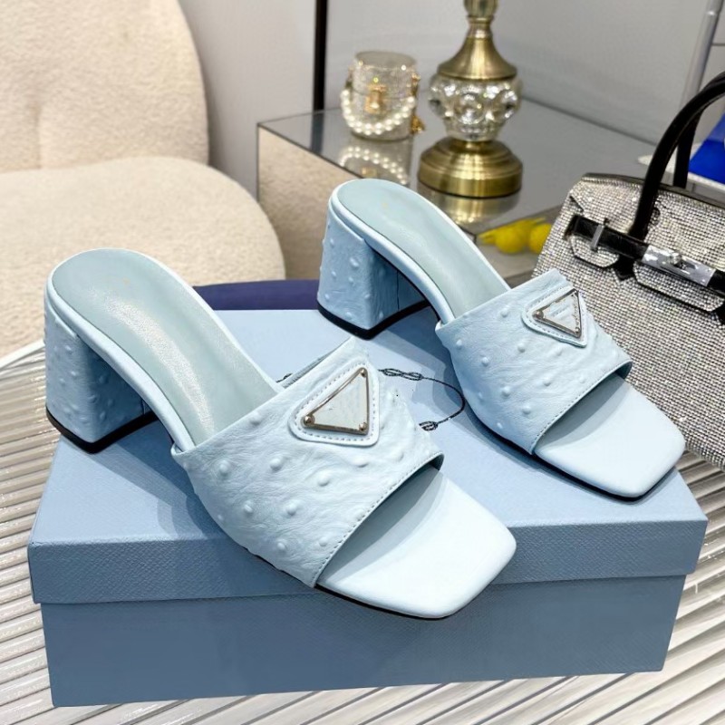 Top luxe volwassen lederen slippers in de lente en zomer gemontingen met platte bodemontwerp Square Head Exotic Style Exotic Style Outdoor High-Haked Damesschoenen met doos plus maat