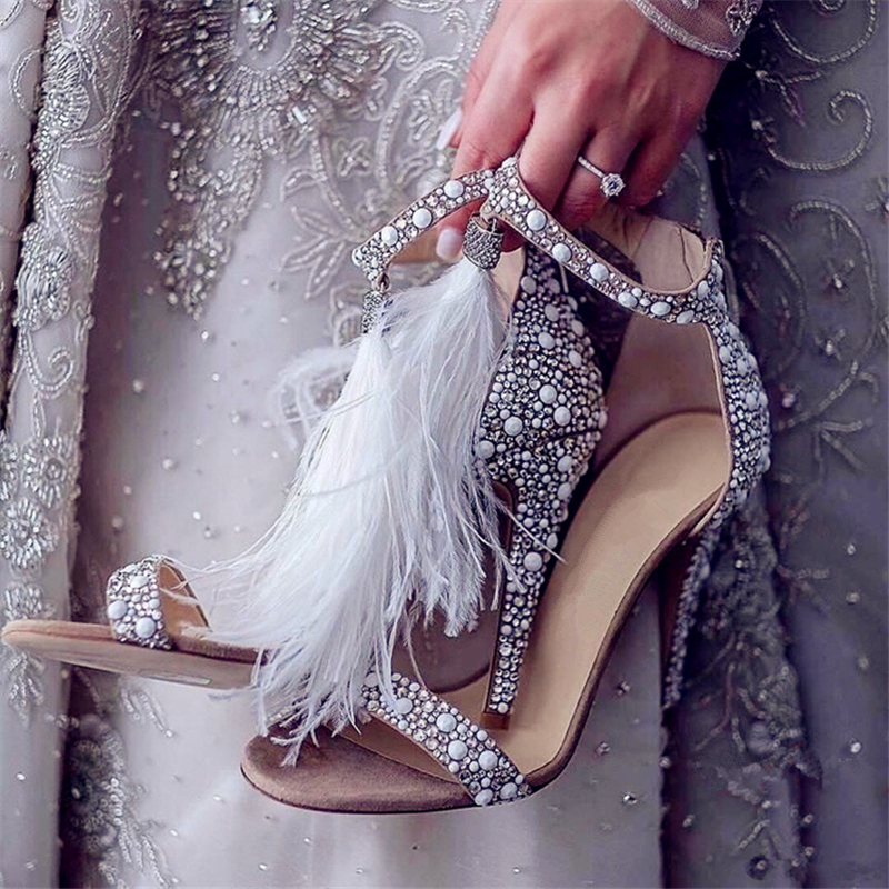 Kvinnors sandaler sommaren 2023 päls fransade höga klackar ankel rem klänning pumpar bröllopskor damer kristall gladiator stilett