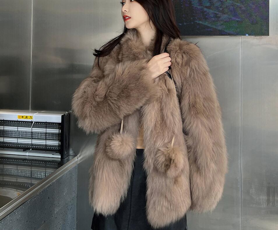 Abrigo de piel de zorro con cuello cuadrado y bola peluda para mujer, abrigo de piel cálido y adelgazante de longitud media, a la moda, novedad de 2024