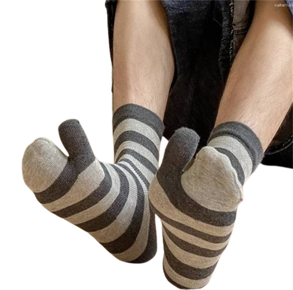 Same style socks for men and women, 2-finger slippers, cotton split toe middle tube, autumn and winter warmth, sweat absorption stripes, 2-toe herringbone slipper a3