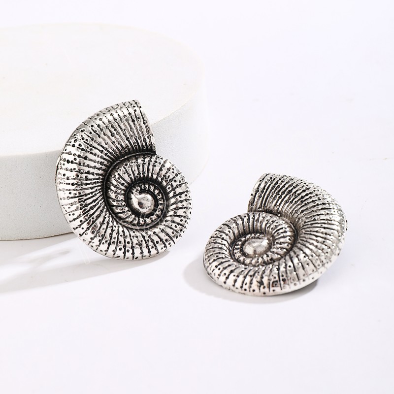 Desinger Big Conch Metal Shell Studs For Women Trendy Charms Daminie Biżuteria Moda Kobieta