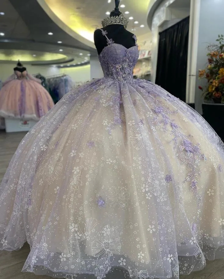 اللافندر شامبانيا ، فساتين الأميرة Quinceanera مع Cape Sparkly Floral Pupy Skirt Sweet 15 Corset Vestido de Festa Gala