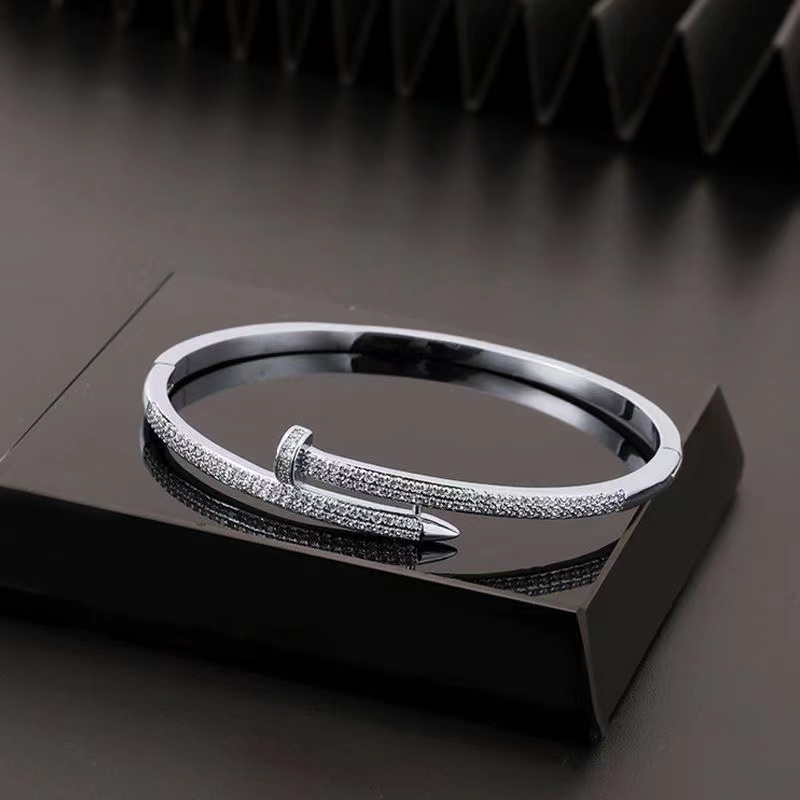 Hochwertiges Armband für Ihre Wahl, Designer-Armbänder, Alphabet-Design, Valentinstagsgeschenk, edles und elegantes Damen-Armband