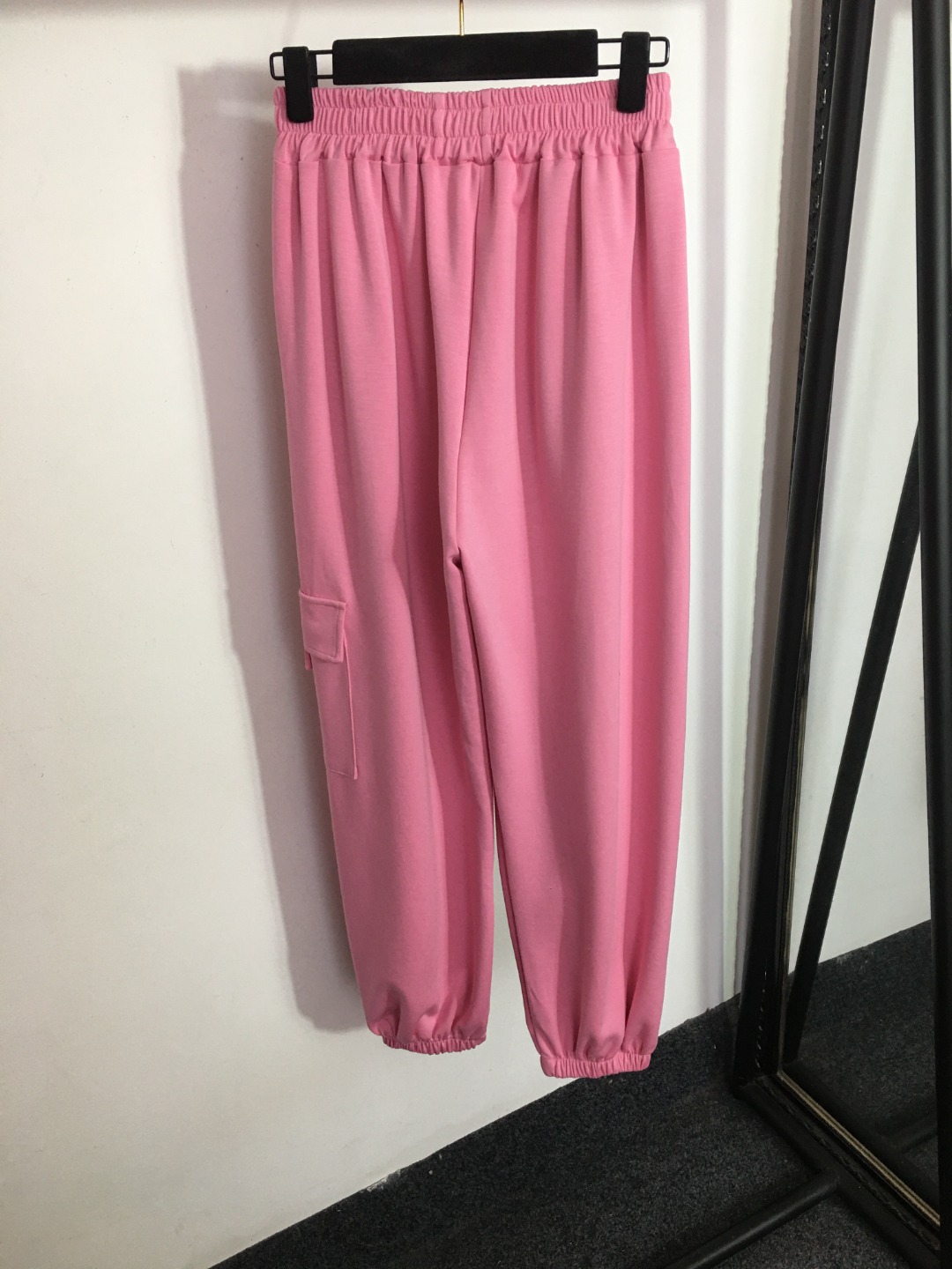1129 XL 2023 Milan Style Autumn Märke Samma stil Två stycken Set Crew Neck Black Pink Flora Print Long Pants Empire Womens kläder 20234298