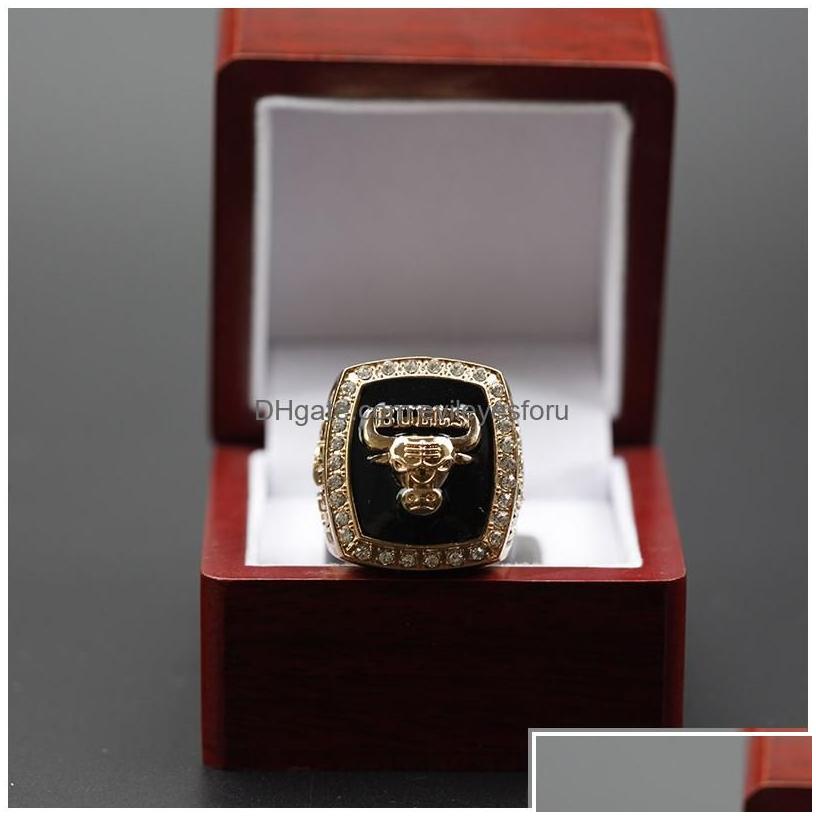 Solitaire Ring Chicago Basketball Team Champions Championship Set With Wooden Box Souvenir Men Women Boy Fan Brithday Gift 2023 Dh13J