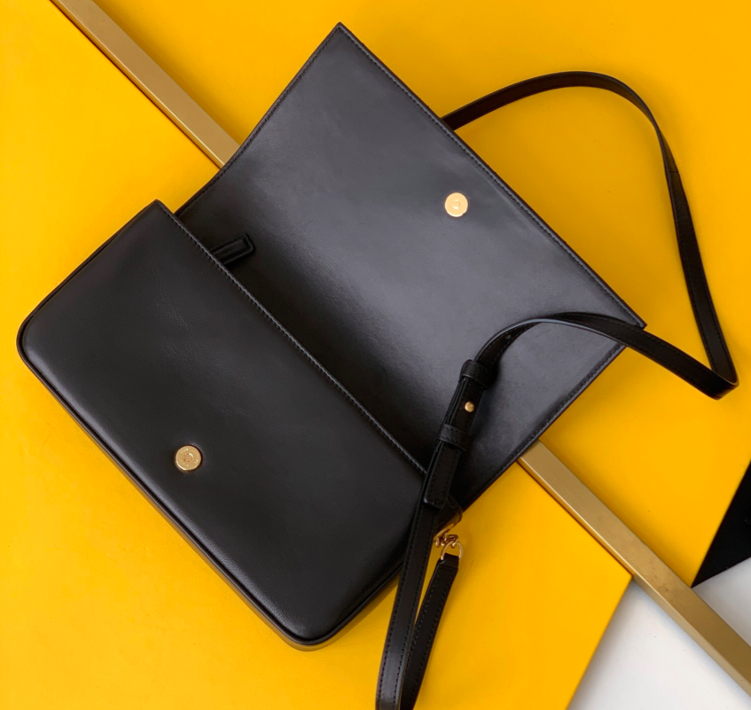 Klassieke crossbodytas van lamsleer met ruitklep, het algehele ontwerp is eenvoudig en elegant, modieus en veelzijdig