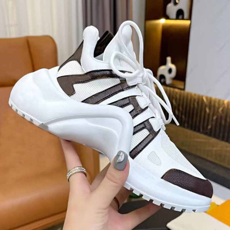 Män designer sko casual skor tjocka solade kvinnor skor läder lace-up sneaker lady plattform löpande tränare bokstäver kvinna gym sneakers stor storlek 34-42-45 med låda