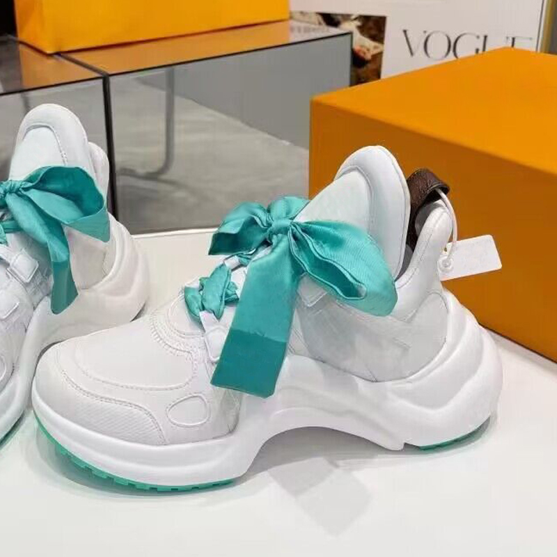 Män designer sko casual skor tjocka solade kvinnor skor läder lace-up sneaker lady plattform löpande tränare bokstäver kvinna gym sneakers stor storlek 34-42-45 med låda