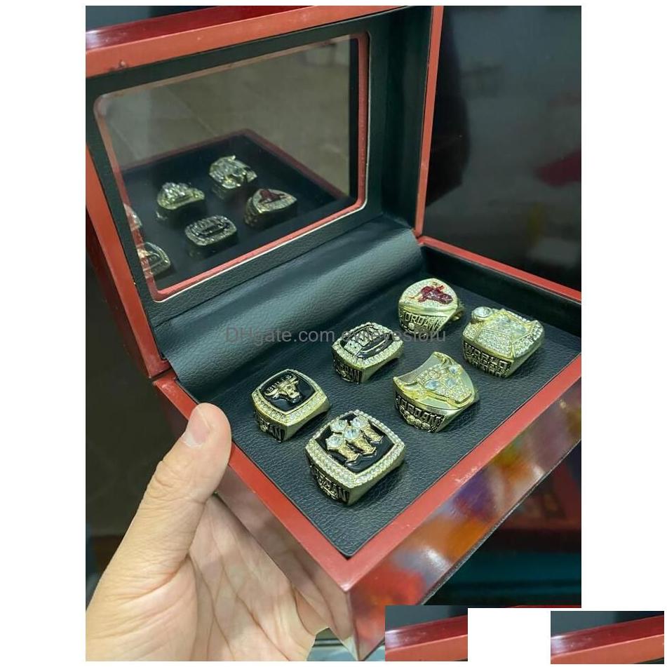 Solitaire Ring Chicago Basketball Team Champions Championship Set With Wooden Box Souvenir Men Women Boy Fan Brithday Gift 2023 Dh13J