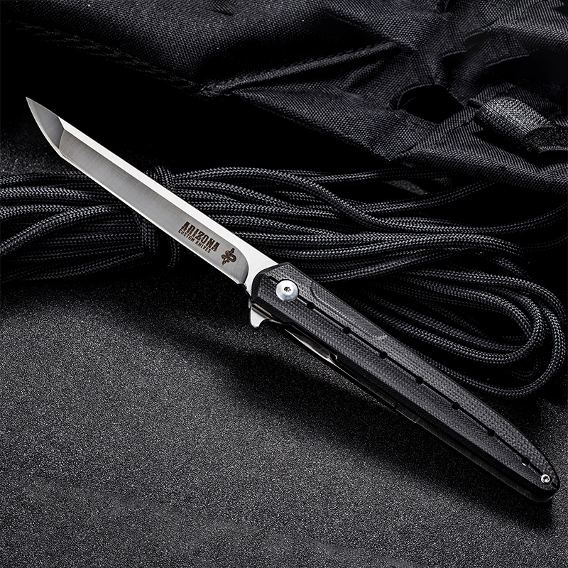 Folding Knife Outdoor Portable Self-Defense Outdoor Knife Knife High Hardness Survival Sharp Lätt att bära utsökt utförande