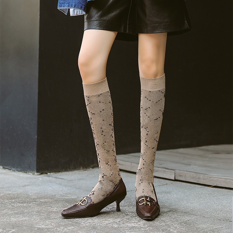 Осень-зима дизайнерские золотые шелковые носки с буквенным принтом женские толстые дышащие чулки длиной до колена женские брендовые носки женские