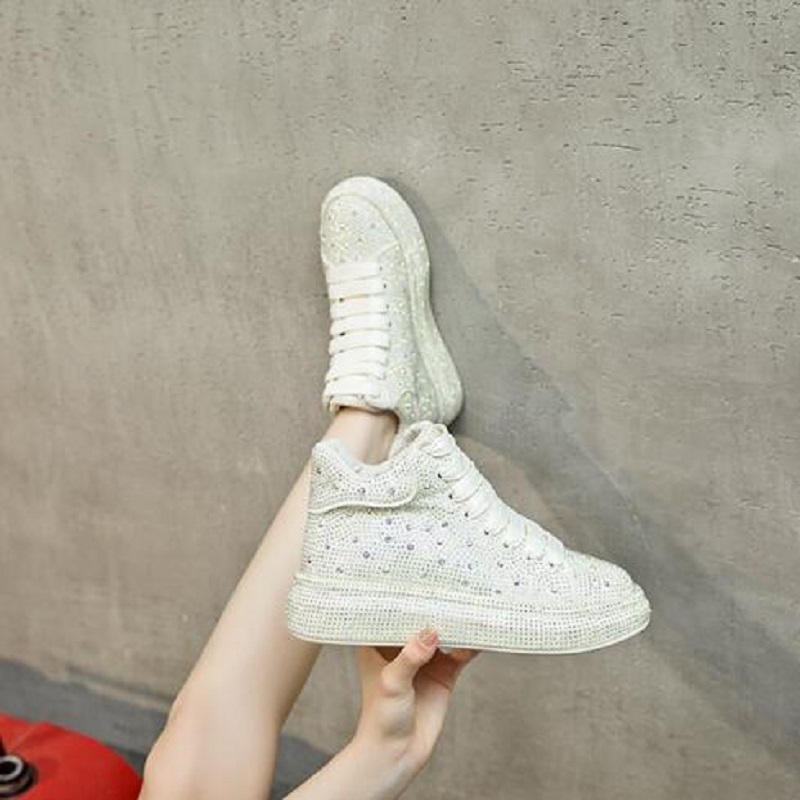 Women High Tops Full Diamond Shoes Black White Suede Rhinestone Shoes Fashion Models Rivet High-tops 10A40