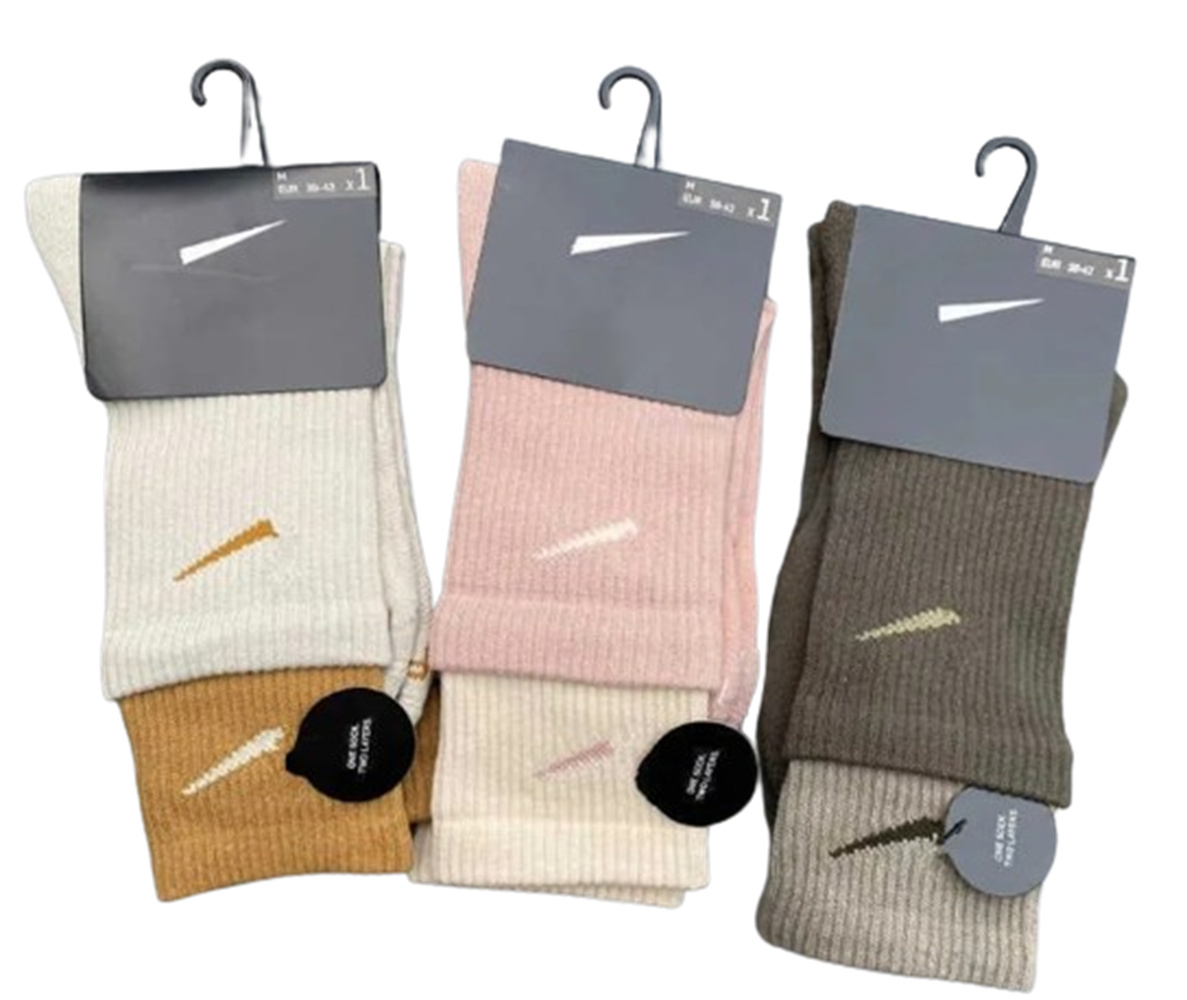 Top vente 10 couleurs marque de mode chaussettes en coton pour hommes nouveau noir décontracté hommes et femmes doux et respirant été et hiver chaussettes pour hommes v11