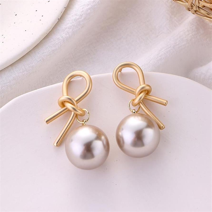 Clip-on & Screw Back Vintage Metal Gold Big Shiny Pearl Clip Earrings Geometric Irregular Design For Women Girl Non Pierced Ear Cl203x