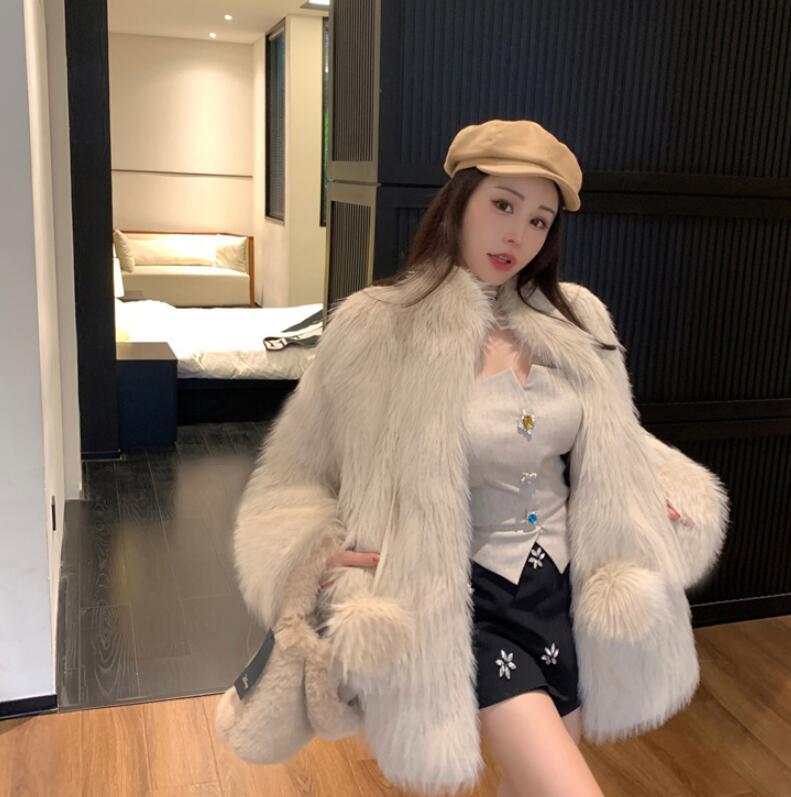 2024 New Women's Leather and fur Homegirl Coconut Milk Ball New Fox Fur Grass Fur Winter Coat Women's Slimming Coat