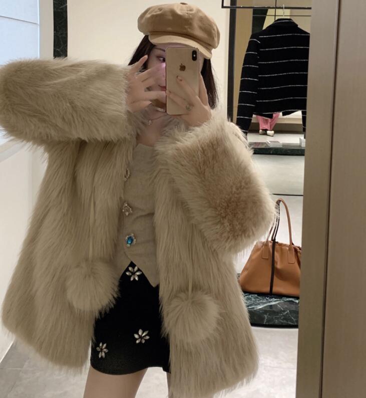 2024 New Women's Leather and fur Homegirl Coconut Milk Ball New Fox Fur Grass Fur Winter Coat Women's Slimming Coat