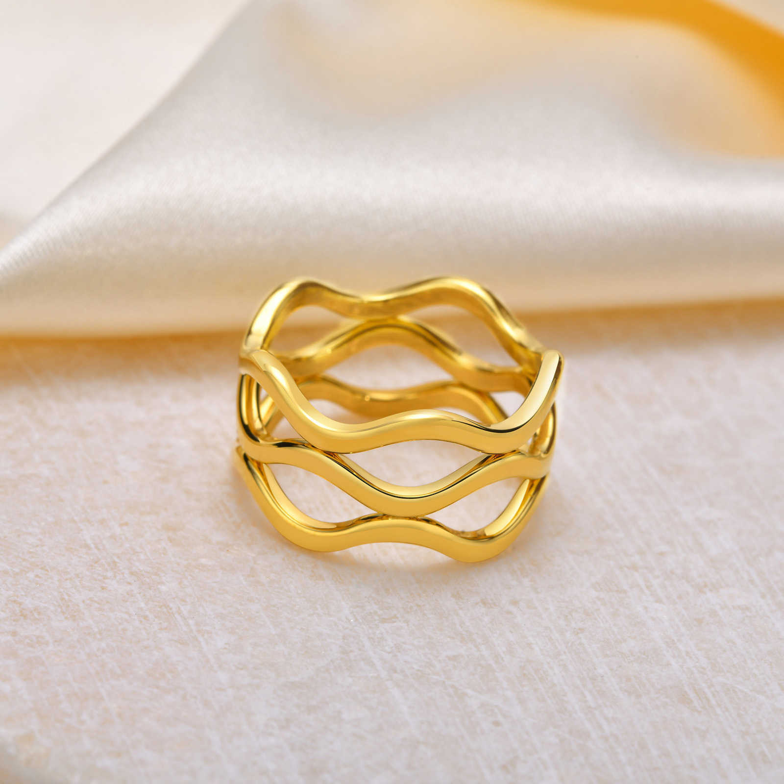 Jewelry Women's Fashion Stainless Steel Wave Ring Gold Hualan Xin Jewelrystar