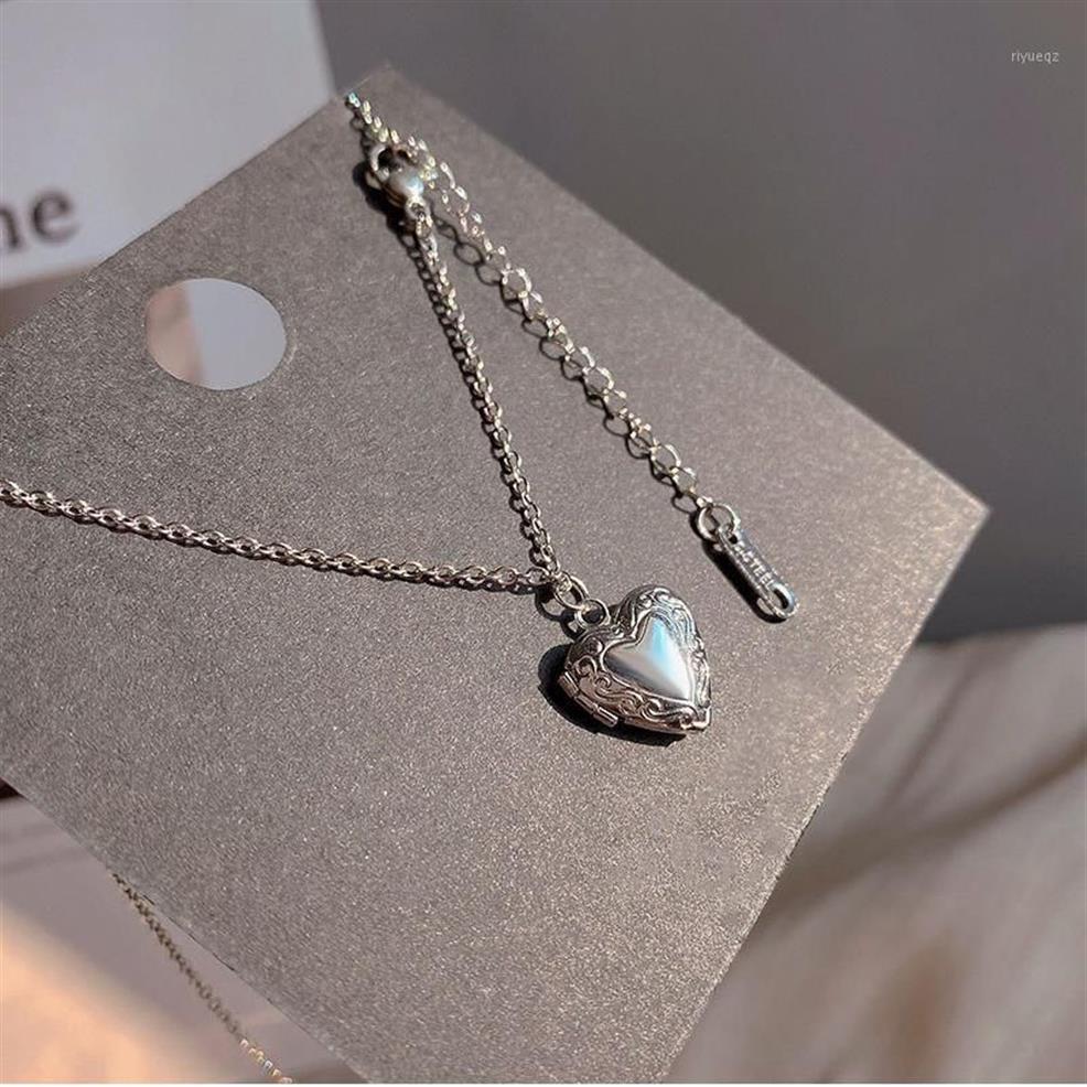 Pendanthalsband Trendiga romantiska charm Open Design Love Heart Silver Color Women's Korean Style Jewelry Accessories307a