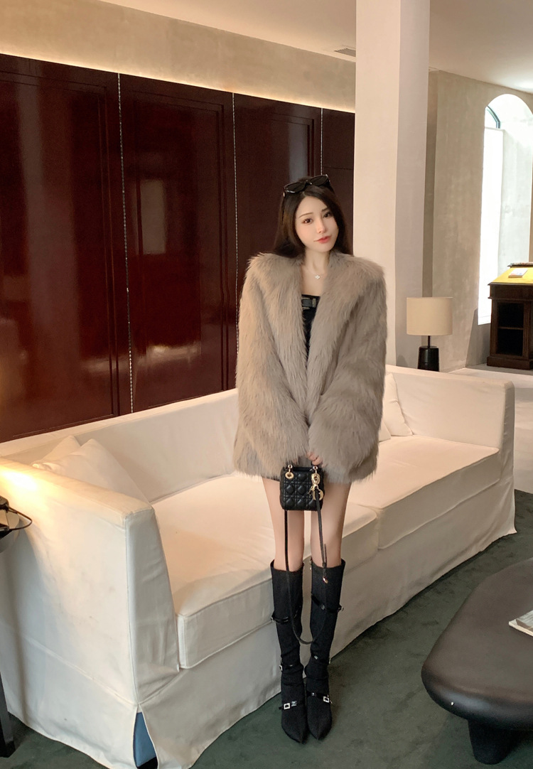 2024 New Women's Leather and fur Homegirl Coconut Milk Ball New Fox Fur Grass Fur Winter Coat Women's Slimming Coat