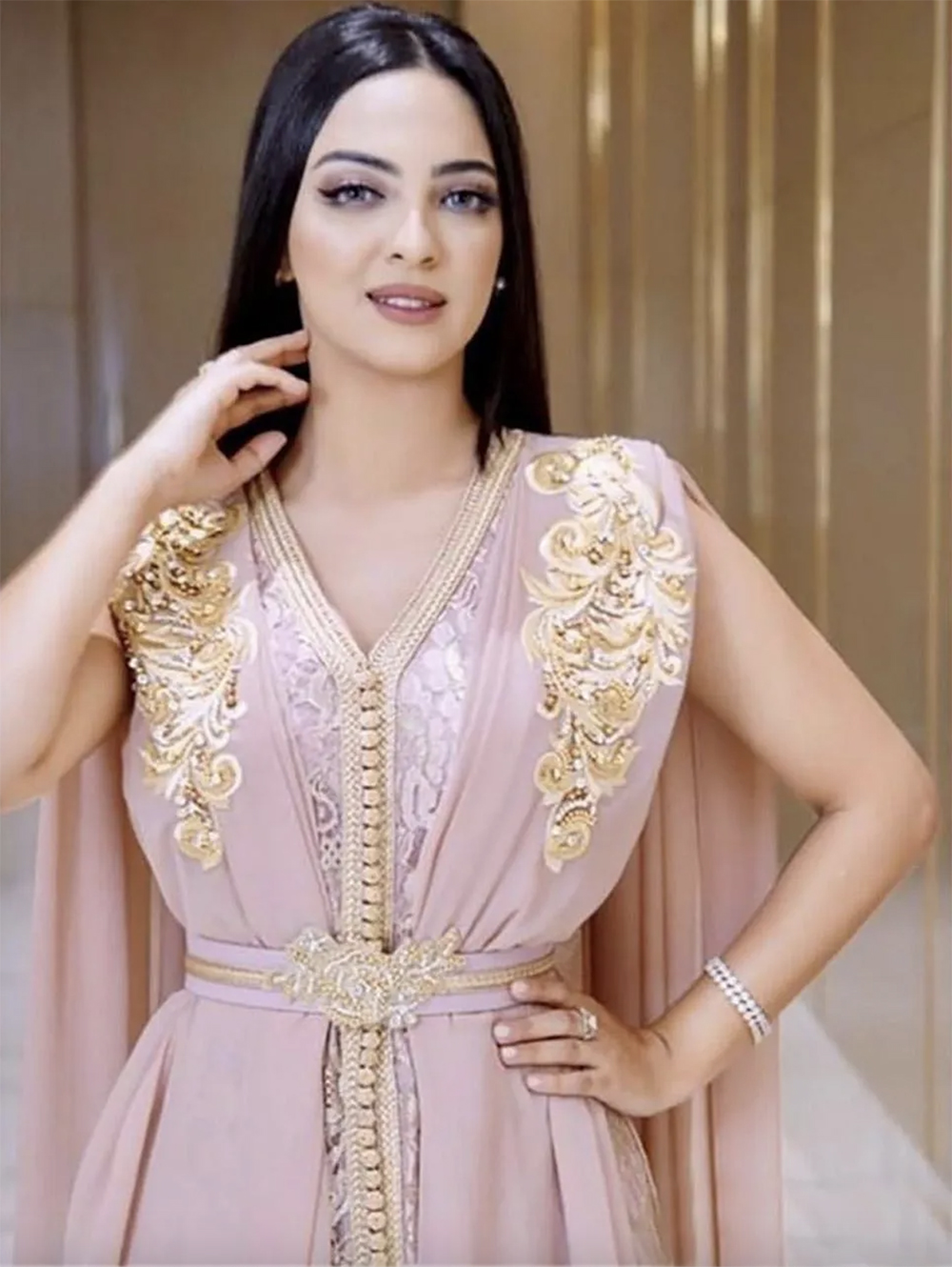 2023 Nouveau Blush Rose Perlé Musulman Longue Robes De Soirée De Luxe Dubaï Marocain Caftan Robe En Mousseline De Soie Col En V Robe De Soirée Robes De Soirée