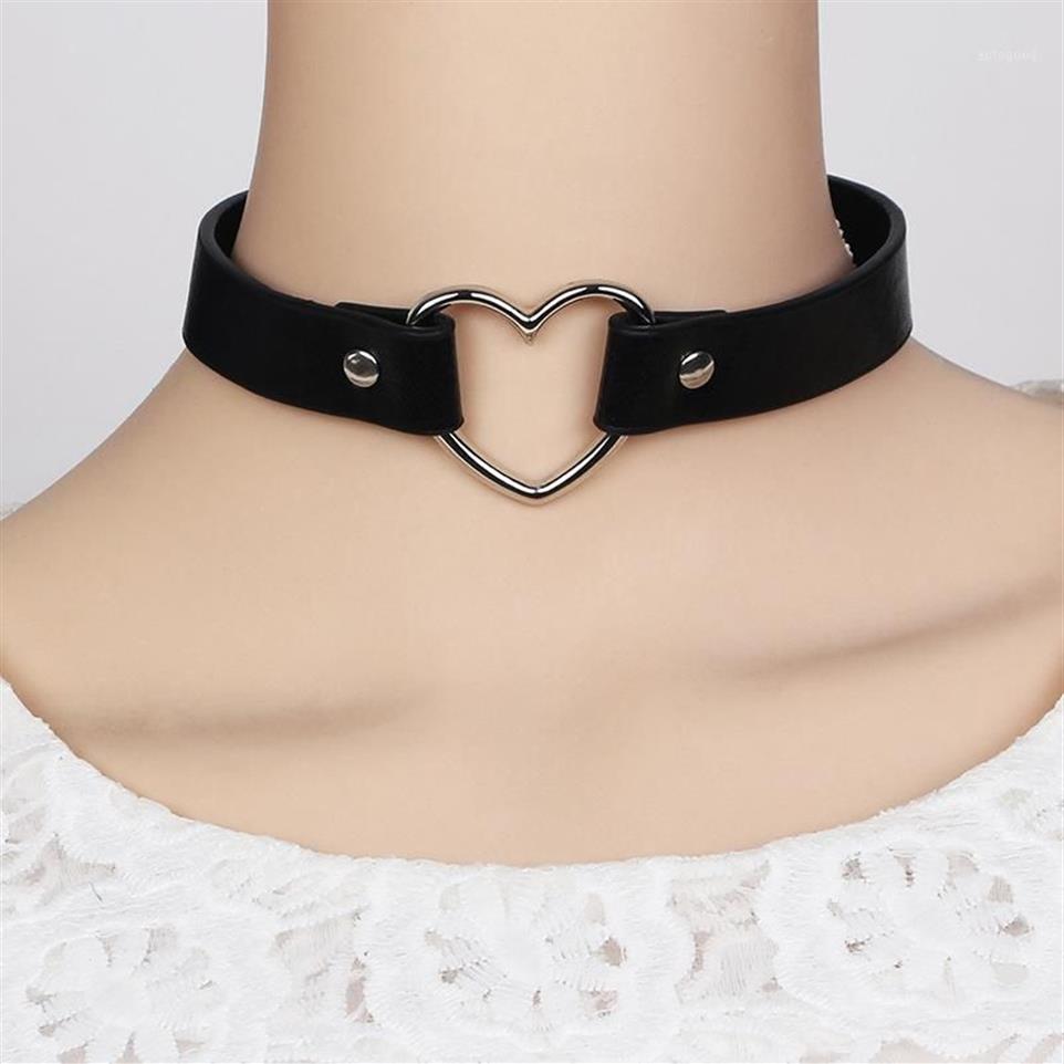 Women Lady Punk Goth Harajuku Grunge Pu Leather Rivet Heart Collar Choker Funky Torques Halsbandsmycken Jan881280J