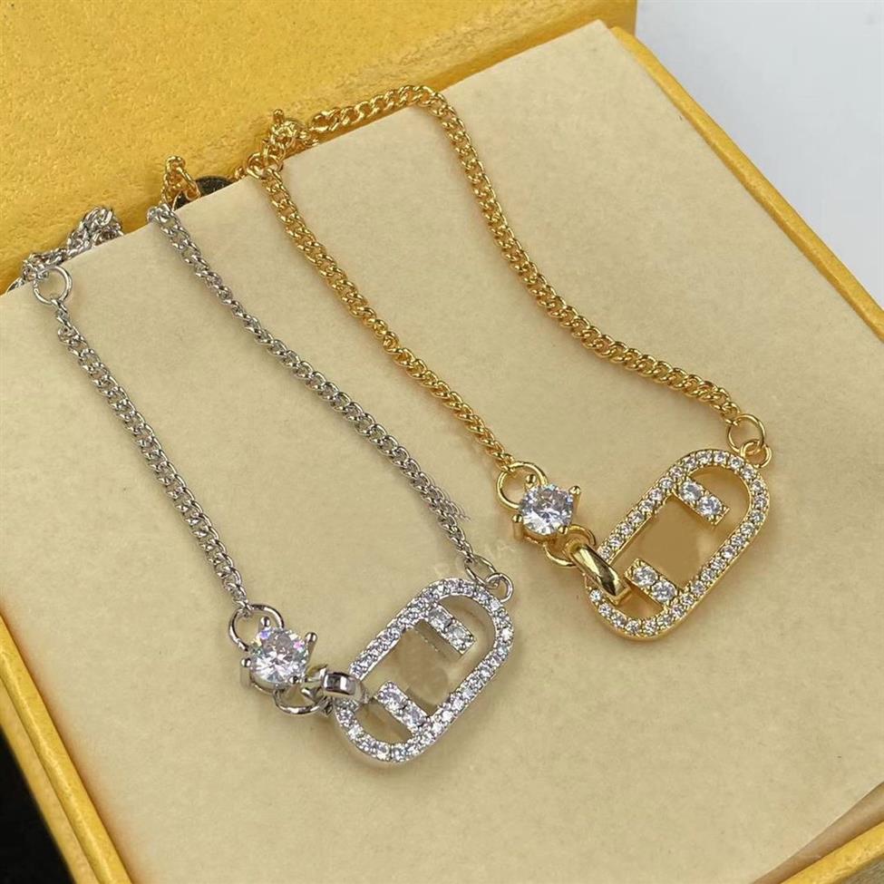 Micro Inlays Crysta Womens Bracelets Fashion Diamonds Bangle Lady Brass Engraved F 이니셜 중공 팔찌 유럽 미국 STY284Y