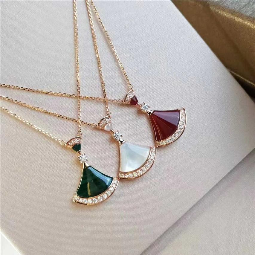 Designer fashion dress new Pendant Necklaces for classical women Elegant Necklace Highly Quality Choker chains Designer Jewelry 18296F