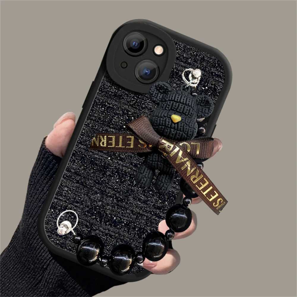 Casos de telefone celular COREAN LOUTO DE CARACTON 3D Urso Pulseira com lã xadrez macio de lã Adequado para iPhone 15 14 13 12 Pro máximo 11 x xs xr Lente Proteção Tampa J240418