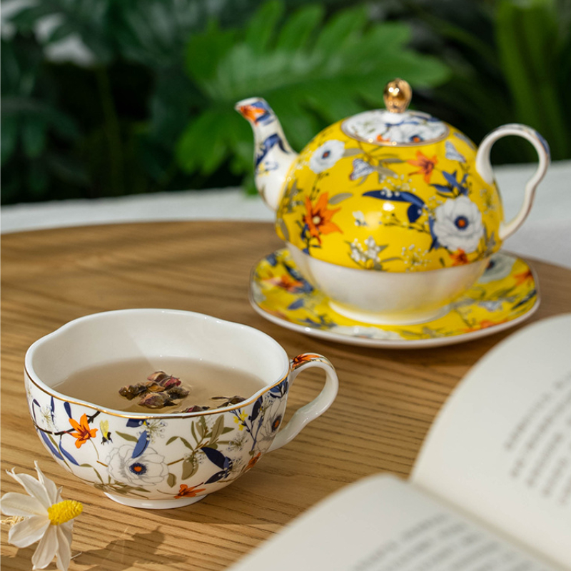 Ensemble de théière combiné en porcelaine d'os de jardin français, service à thé jaune élégant à motif de fleurs, Pot simple en céramique