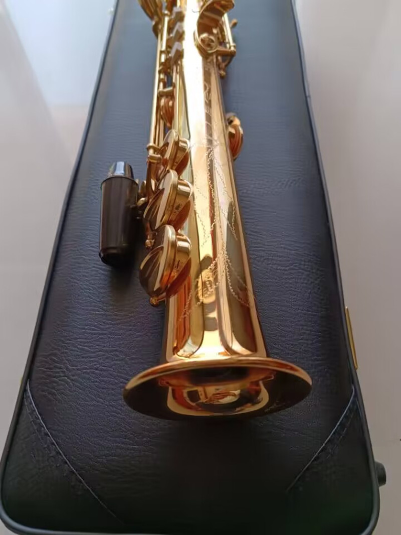 Bästa kvalitet Japan varumärke Soprano Saxophone YSS-82Z Gold Soprano Straight B-flat Sax Professional Musical Instruments Munnstycke med läderfodral gratis vass