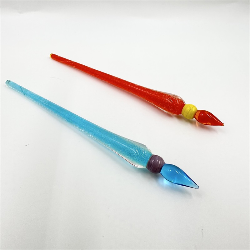 DHL Yinuoou Luminous Glass Dabber Tool Цветные курительные принадлежности Стеклянный мазок для воска Масло Табак Кварцевый фейерверк Стеклянные водные бонги Dab Rigs Трубы