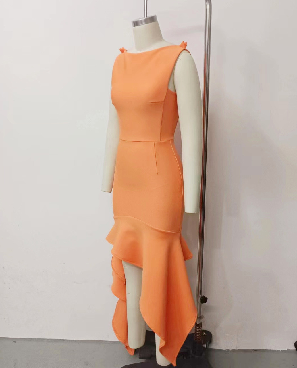 2024 Damesmode Jurk Runway Jurken High-end oranje onregelmatige gebreide jurk lange damesjurk vakantiestijl lange jurk Franse stijl
