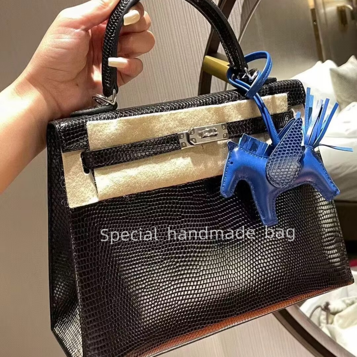 Voll handgefertigter Tote Designer SCEW BAG Klassische Luxus -Clamshell -Tasche 25 cm Abmessungen importiert Echsenhaut Hautbienenwachs -Faden genähte Gold/Silber -Hardware kann angepasst werden