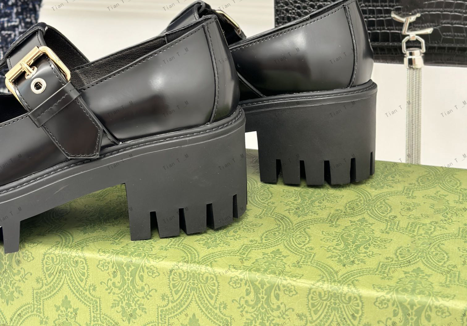 最高品質の最新のセクシーなブランドデザイナー本革メアリージェーン濃厚な靴底ローファーズレディースラウンドトーメタルベルトバックルプラットフォームシングルシューズスプリングウォーキングシューズ7cm
