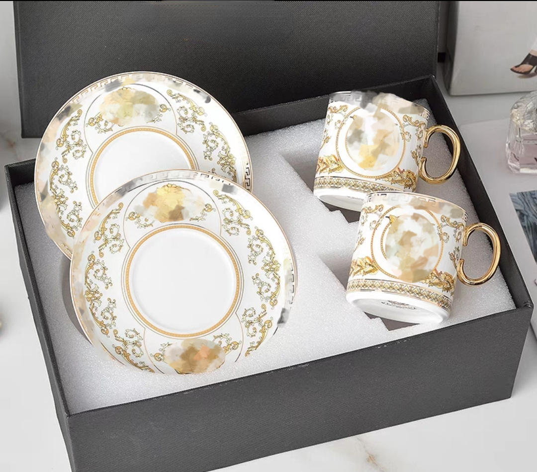 Designer Cups and Saucers Set Head Pattern Palace Style Bone China Gold Phnom Penh Coffee Cups Saucer Set Luxury Afternoon Tea Cup with Gift Box