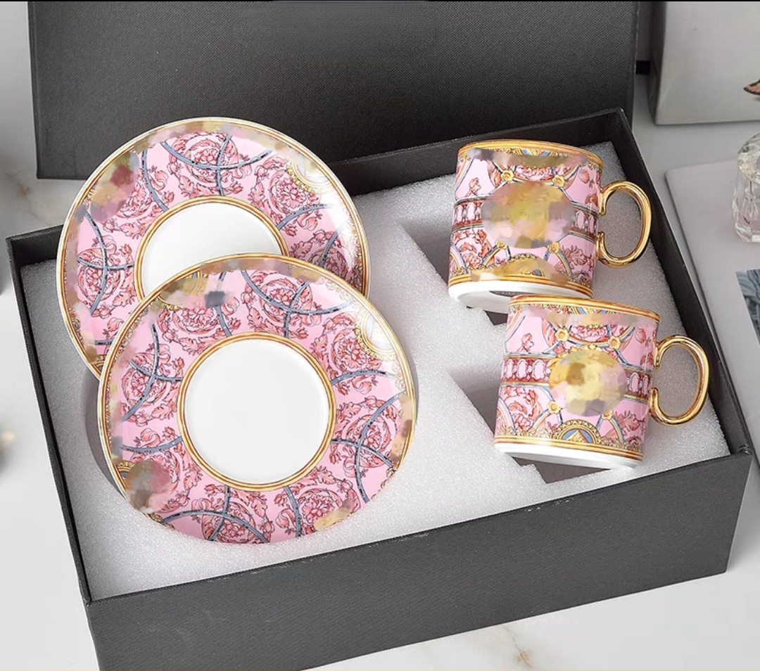 Designer Cups and Saucers Set Head Pattern Palace Style Bone China Gold Phnom Penh Coffee Cups Saucer Set Luxury Afternoon Tea Cup with Gift Box