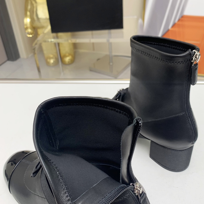 Winter Classic New Flat Bottom Women Boots Famous Designer Bow Knot Water Diamond Letter Brand Fashion Boots Genuine Leather Side Zipper Short Barrel Ladies Boot