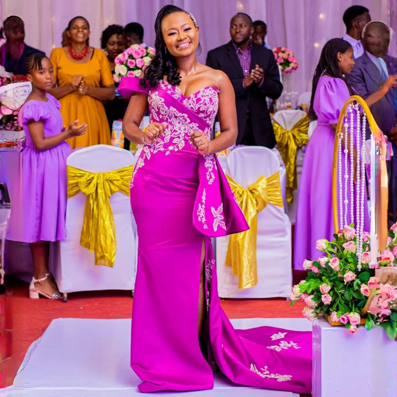 Plus la taille Aso Ebi Promdress Fuchsia sirène une épaule dentelle appliques perlées robe de soirée côté fendu sexy formelle deuxième réception robes de bal robe de soirée AM102