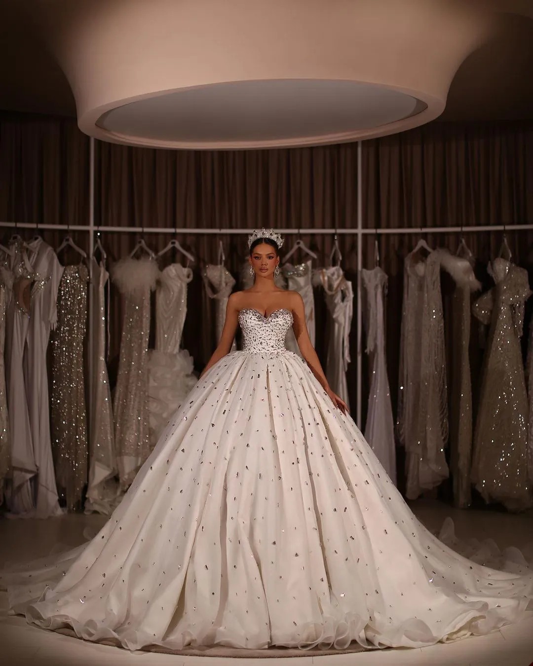 Sparkly Crystals Rhinestones Ball Gown Wedding Dresses Dubai Saudi Arabic Sweetheart Plus Size Bridal Gowns Formal Church Puffy Tulle Princess Vestidos CL3013