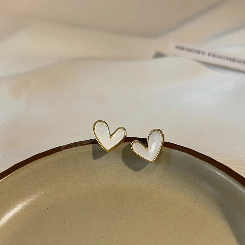 Minimalist Small Black White Heart Stud Earrings for Women 2024 Korean Love Cute Earring New Year Party Jewelry Gifts