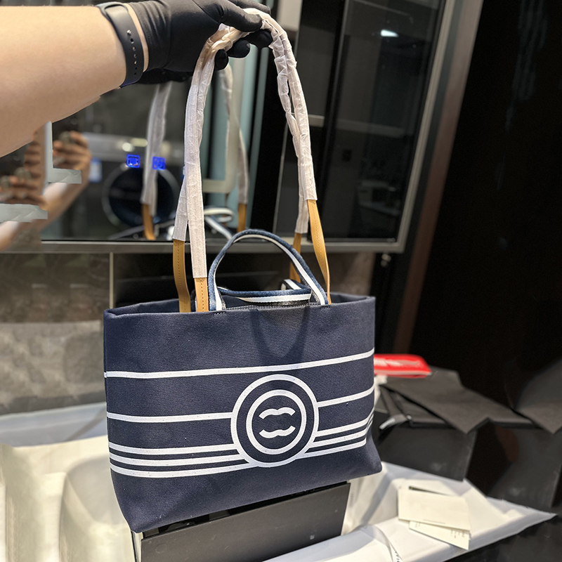 Borsa a tracolla da spiaggia di design da donna di lusso a righe blu scuro Borsa a tracolla in denim da donna di marca francese di moda Borsa a tracolla in denim con doppia lettera di alta qualità Borse la spesa da donna