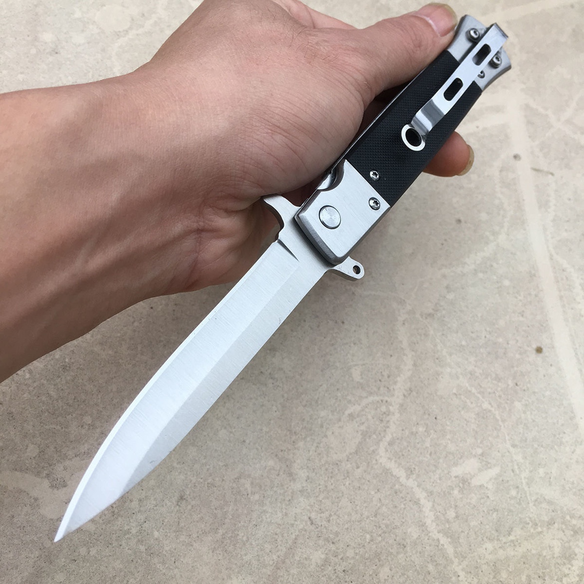 Folding Knife Outdoor Portable Self-Defense Outdoor Knife Knife Sharp High Hardness Surviva Sharp and Wear-resistent