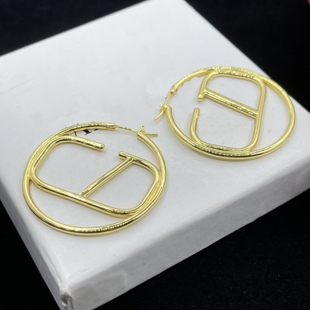 Earrings Designer Earrings Luxury jewelry Solid Colours Letter Design Earrings Letters Temperament Versatile Style jewelry Dinner Wear jewelry very good