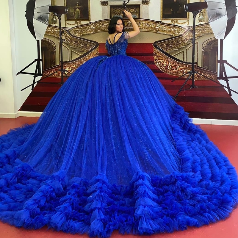 Bleu brillant Quinceanera robes de l'épaule Appliques perles de dentelle Tull robes à plusieurs niveaux de 15 robe de soirée princesse formelle Sweet Ball