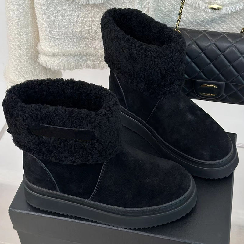 2023 Designer Luxury Furry Botas de tornozelo feminino outono de inverno Carta de inverno impressa lã de lã de lã fria sapatos casuais